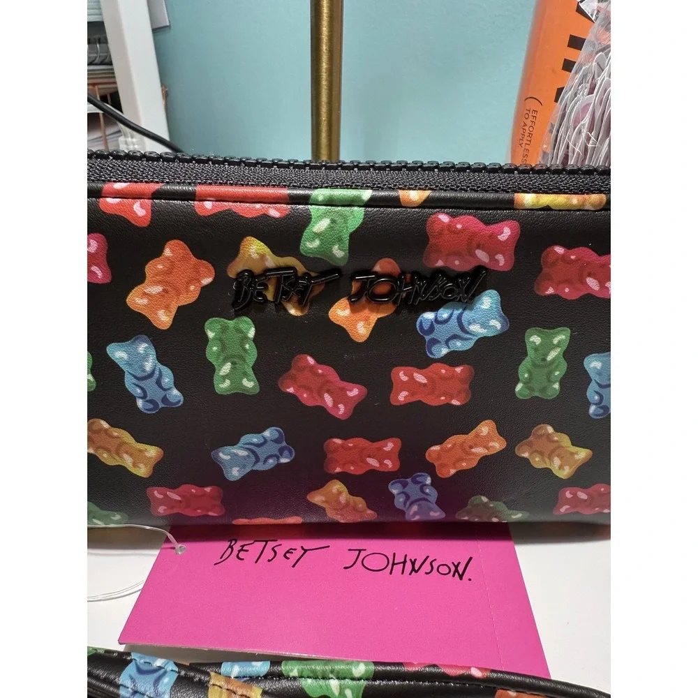 Betsey Johnson Gummy Bear Zip Around‎ Wallet Black Multi Wristlet NWT XOKARA